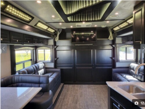 2023 Quad Slide NRC Cascadia Bath and 1/2, 600HP, Automaitc, 43K Miles, Loaded, Pristine, Avaialble Today - Image 10